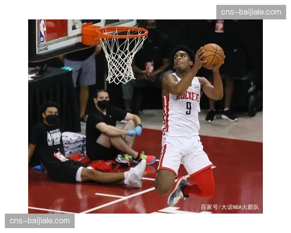 火箭进攻效率联盟榜首背后 团队传导球创造优质出手机会